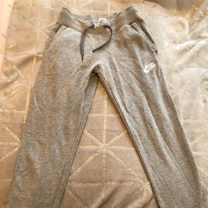 Gray Nike sweat pant